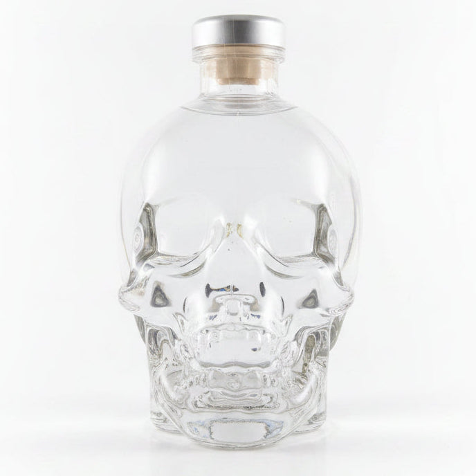 Crystal Head Vodka 700ml 40% ABV premium Canadian vodka in iconic skull bottle for gifting, cocktails and serving chilled