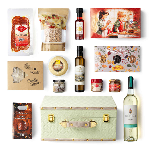 luxury 13-item deli gift hamper – premium gourmet selection with wine, pâtés, chocolates, sweets, and festive treats in a wooden picnic suitcase